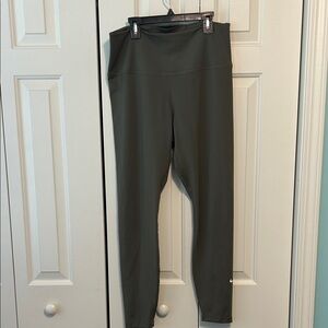 Nike Olive Green High-Waisted Leggings